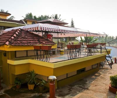 https://imgcld.yatra.com/ytimages/image/upload/t_hotel_yatra_city_desktop/v1440593056/Domestic Hotels/Hotels_Goa/San Joao Holiday Homes/Restaurant_1.jpg